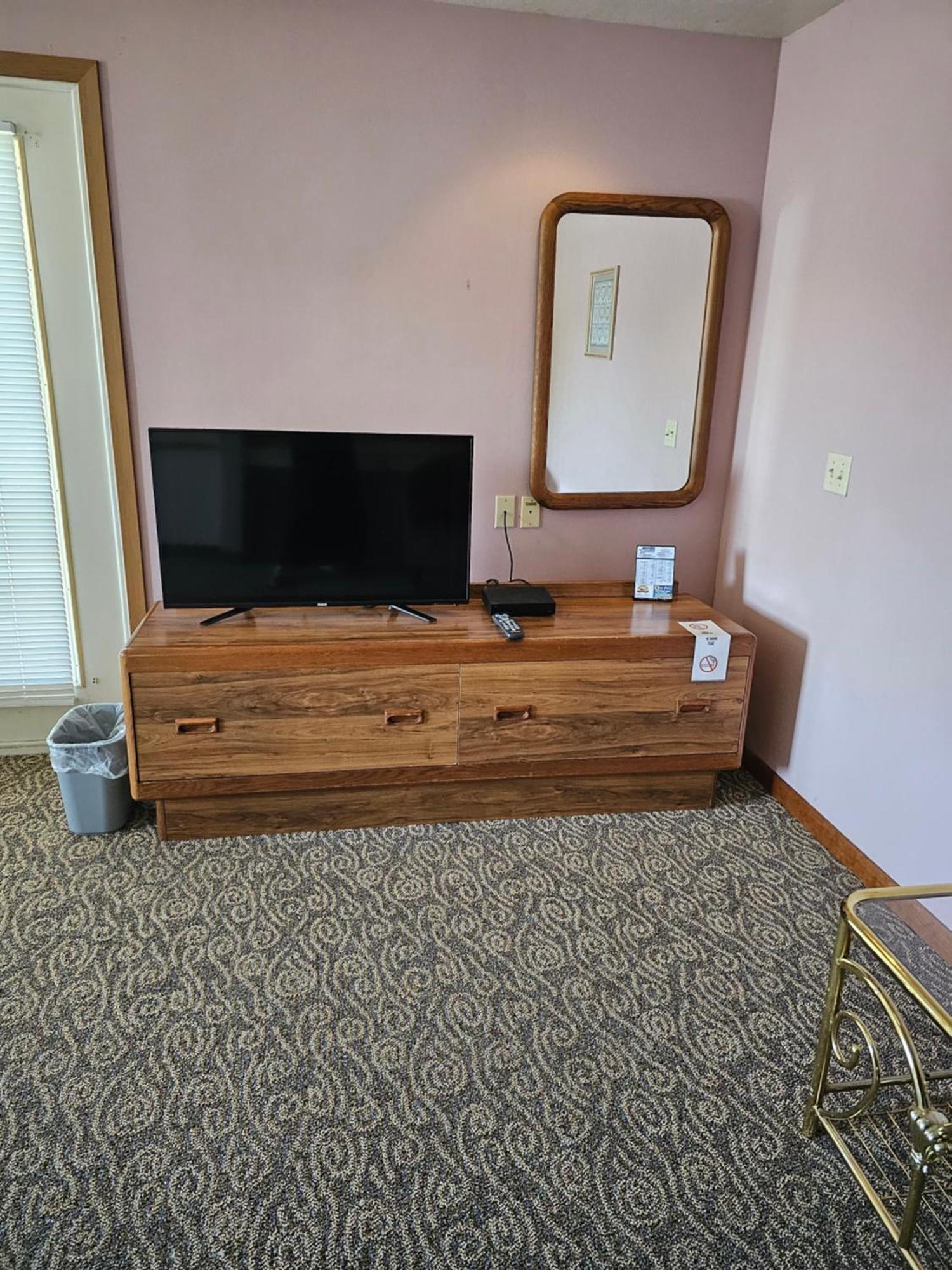 Travelodge By Wyndham Mackinaw Stadt Exterior foto