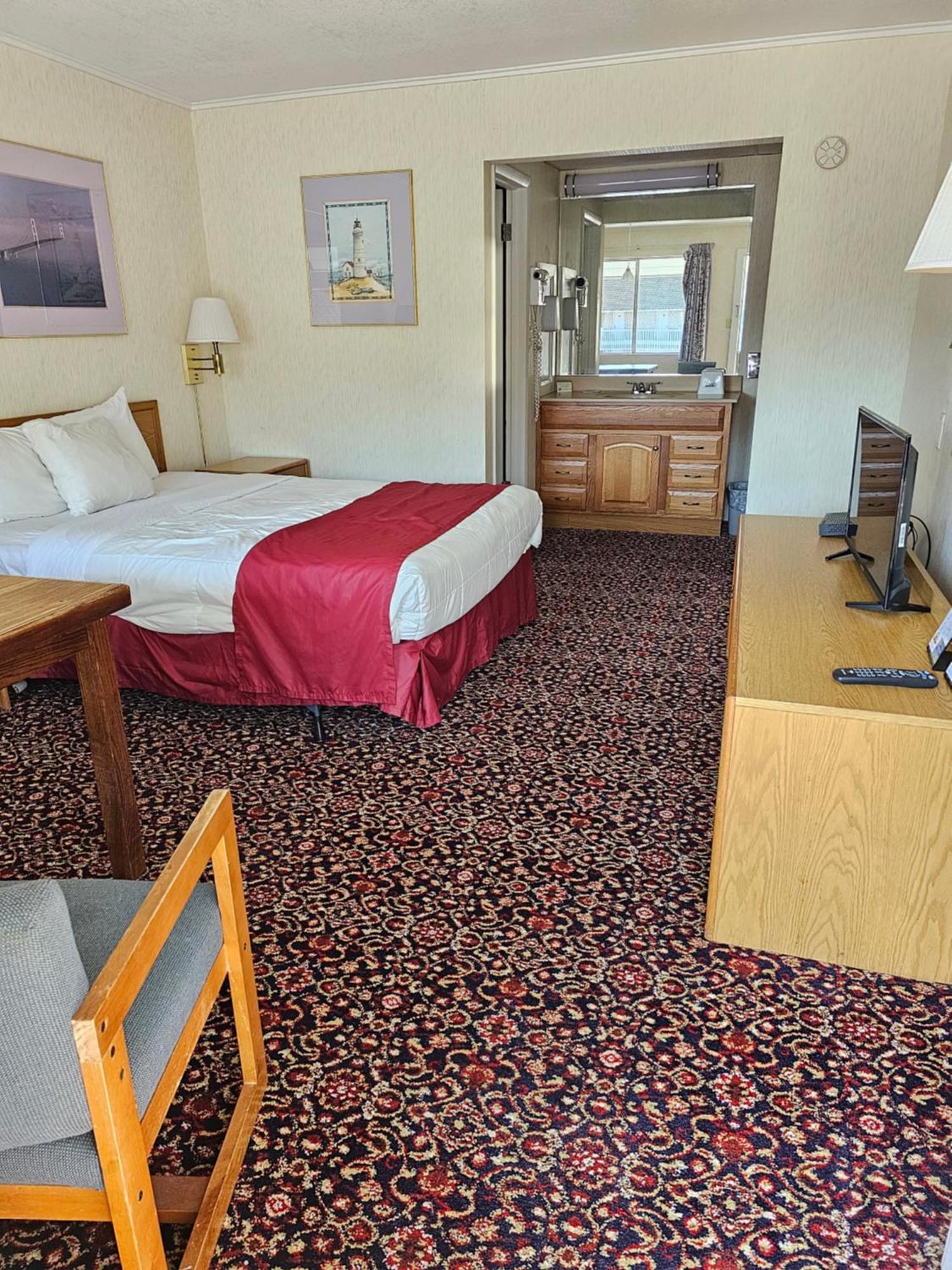 Travelodge By Wyndham Mackinaw Stadt Exterior foto