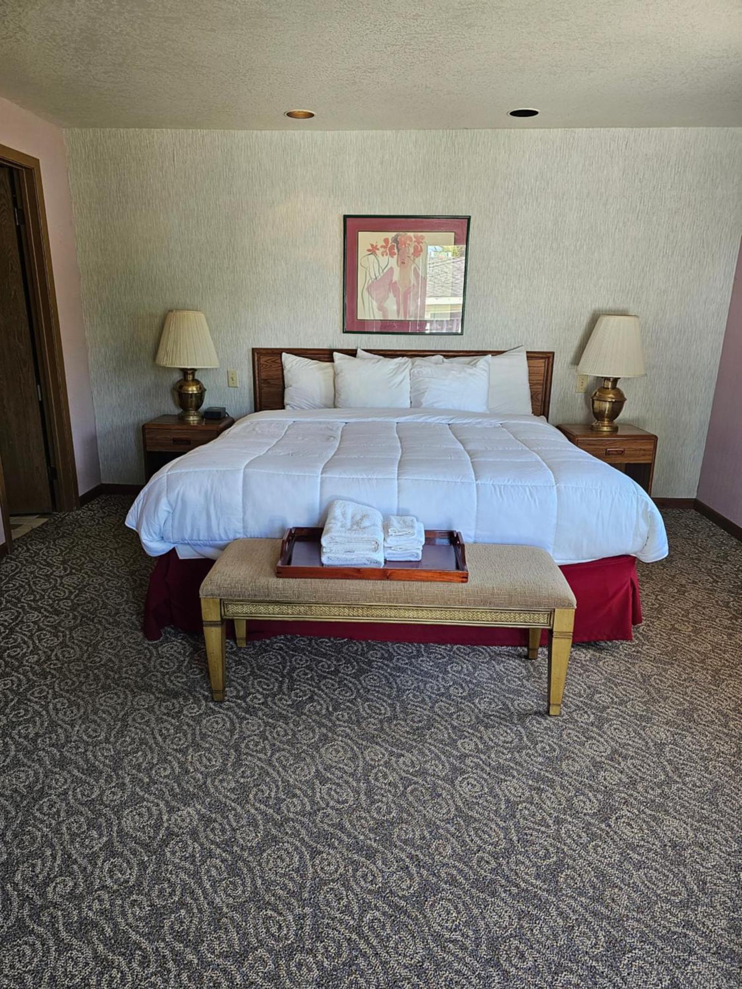 Travelodge By Wyndham Mackinaw Stadt Exterior foto