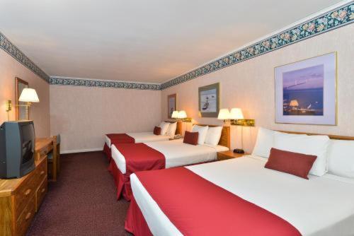 Travelodge By Wyndham Mackinaw Stadt Zimmer foto